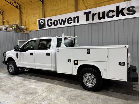 Used 2020 Ford F250 XL w/ Power Equipment Group image 5