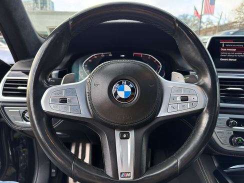 Used 2022 BMW 750i xDrive 750i xDrive w/ Executive Package image 17