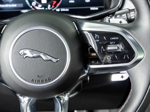 Used 2025 Jaguar F-PACE SVR AWD/4WD image 11