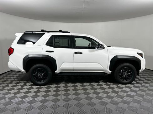 New 2025 Toyota 4Runner SR5 image 4