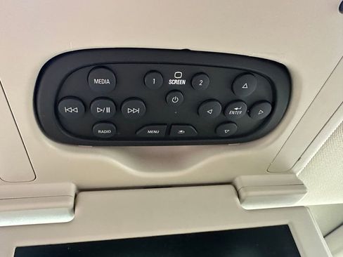 Used 2019 Cadillac Escalade Premium Luxury image 25