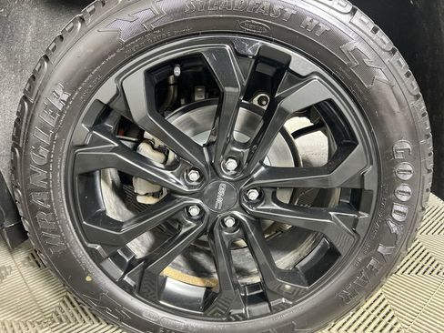 Certified 2019 GMC Terrain SLE w/ Driver Convenience Package image 32