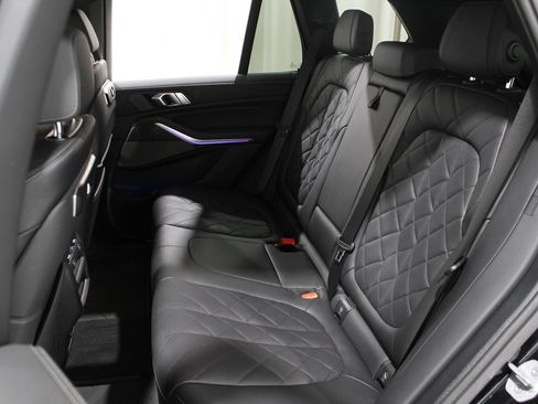 Certified 2025 BMW X5 M60i w/ Parking Assistance Package image 18