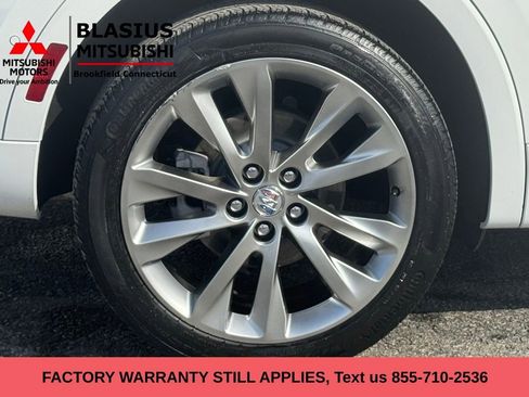 Used 2022 Buick Envision Avenir w/ Technology Package II image 3