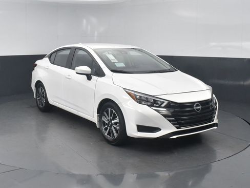 New 2025 Nissan Versa SV w/ Trunk Package image 2