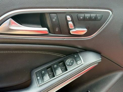 Used 2018 Mercedes-Benz CLA 250 4MATIC image 19