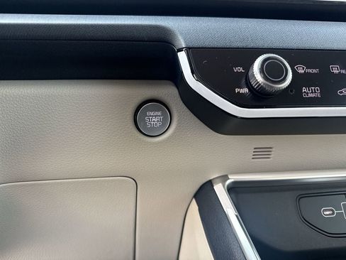 New 2026 Kia Carnival EX image 32