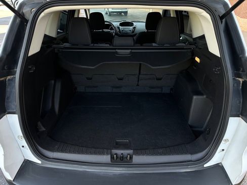 Used 2018 Ford Escape SE FWD image 16