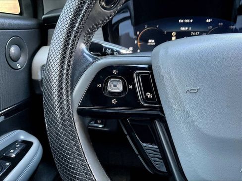 Used 2021 Lincoln Corsair Reserve FWD image 10