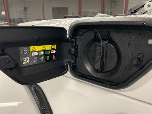Used 2023 Jeep Wrangler Unlimited Sahara AWD/4WD image 8