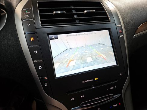 Used 2016 Lincoln MKZ image 20