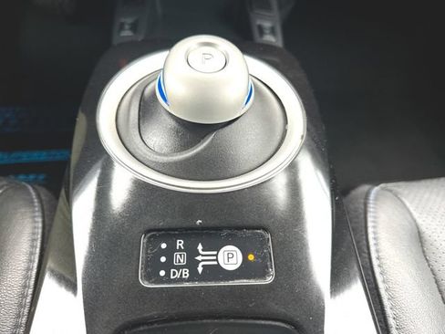 Used 2015 Nissan Leaf FWD image 16