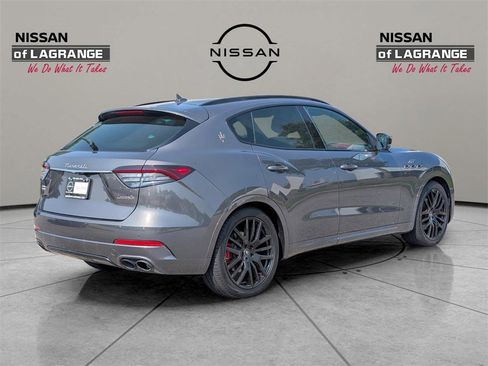 Used 2022 Maserati Levante GT image 9
