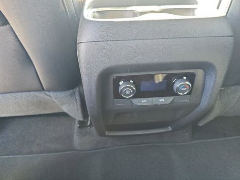 New 2026 Chevrolet Traverse LT image 18