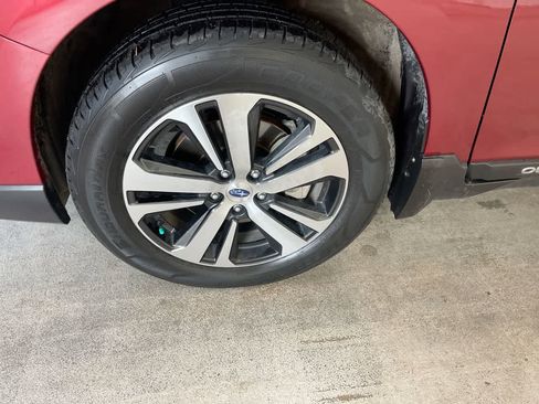 Used 2018 Subaru Outback 3.6R Limited image 10