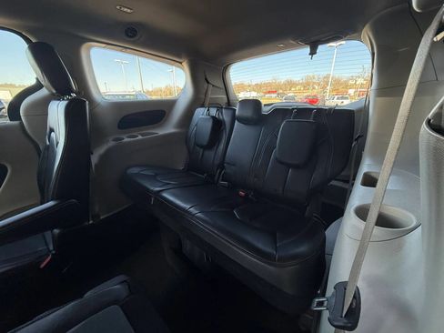 Used 2021 Chrysler Voyager Lxi image 19