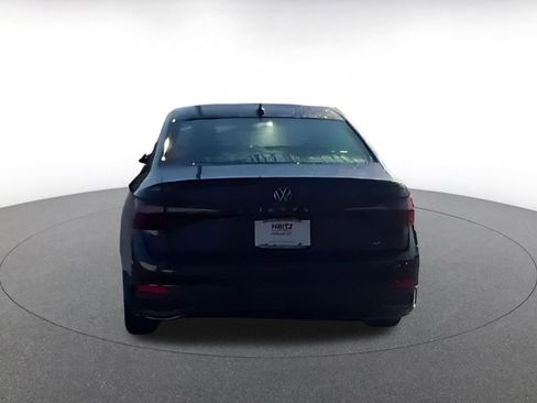 Used 2025 Volkswagen Jetta SE image 12