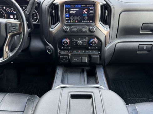 Used 2021 Chevrolet Silverado 1500 High Country w/ Technology Package AWD/4WD image 7