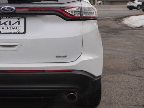 Used 2018 Ford Edge SE image 13
