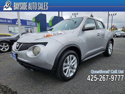Used 2011 Nissan Juke S FWD image 1