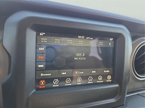 Used 2022 Jeep Gladiator Willys image 12