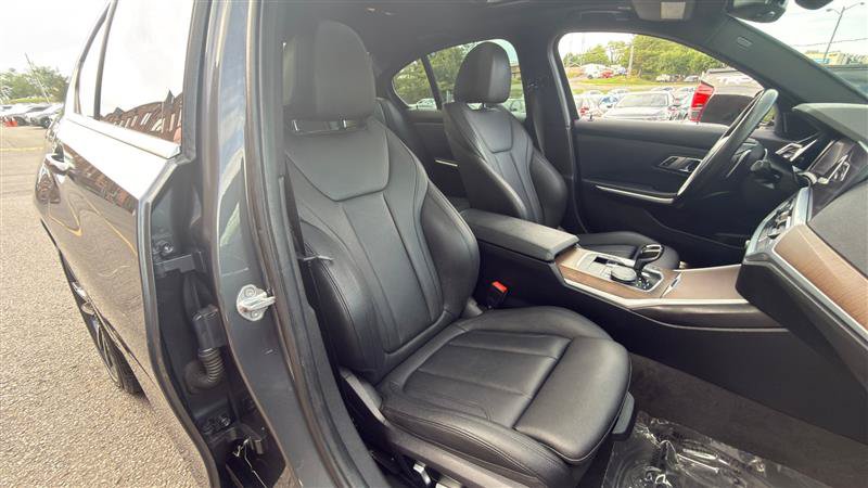 Used 2019 BMW 330i xDrive Sedan w/ Driving Assistance Package AWD/4WD image 15