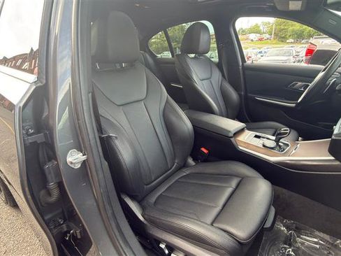 Used 2019 BMW 330i xDrive Sedan w/ Driving Assistance Package AWD/4WD image 15