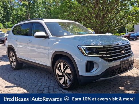 Certified 2025 Volkswagen Atlas SE AWD/4WD image 1