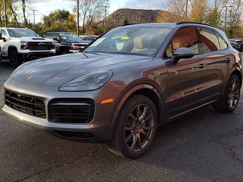 Used 2021 Porsche Cayenne S image 4