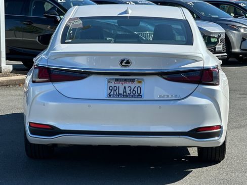 Used 2025 Lexus ES 300h w/ Premium Package image 5