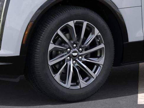 Used 2027 Cadillac Lyriq Sport w/ LPO, Floor Liner Package AWD/4WD image 9