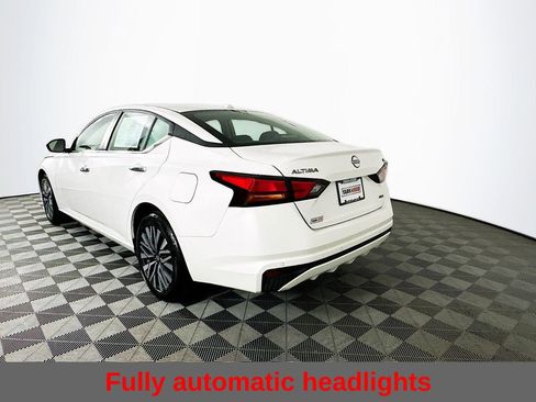 Certified 2024 Nissan Altima 2.5 SV image 8