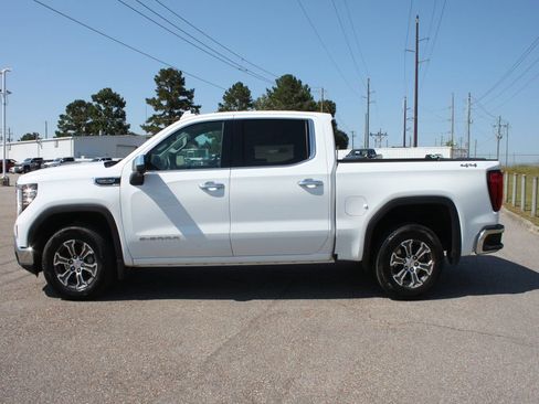 Used 2025 GMC Sierra 1500 SLT image 4