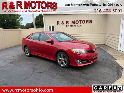 Used 2012 Toyota Camry SE FWD image 1