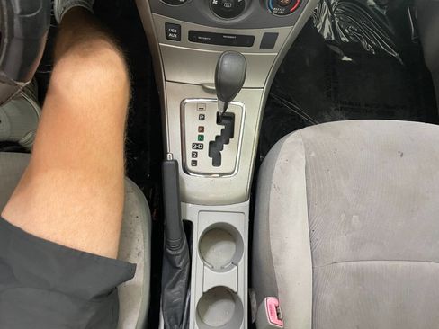 Used 2012 Toyota Corolla LE image 30