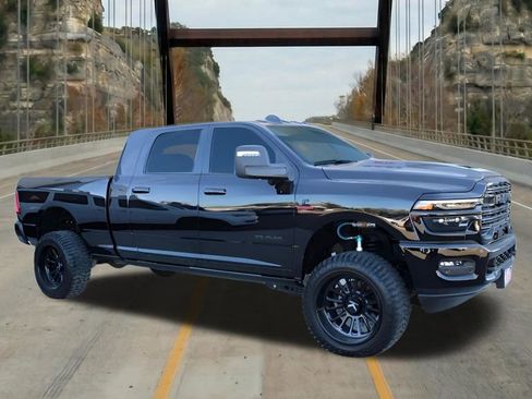 New 2025 RAM 2500 Laramie AWD/4WD image 4