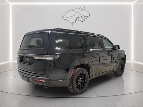 Used 2026 Jeep Grand Wagoneer Limited AWD/4WD image 6