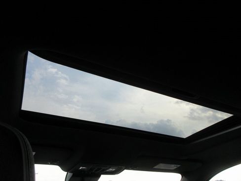 New 2026 GMC Sierra 1500 Denali w/ Denali Reserve Package image 17