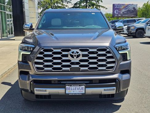 Used 2025 Toyota Sequoia Capstone AWD/4WD image 8