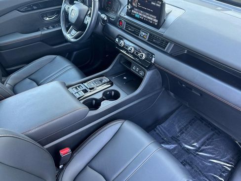 Certified 2025 Honda Pilot TrailSport image 31