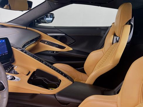 Used 2023 Chevrolet Corvette Stingray Premium Conv w/ Z51 Performance Package RWD image 18