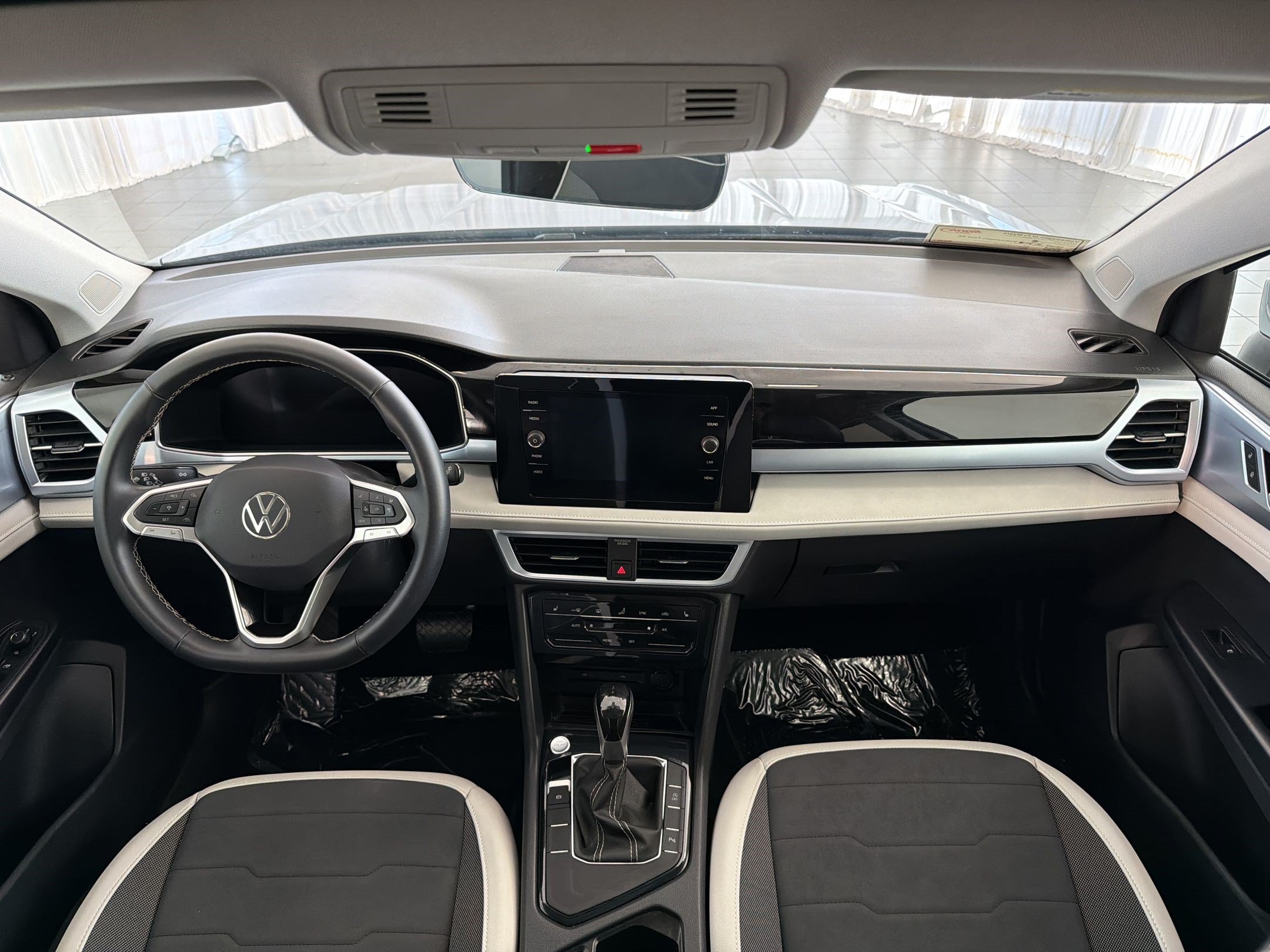 Certified 2026 Volkswagen Taos SE FWD image 16