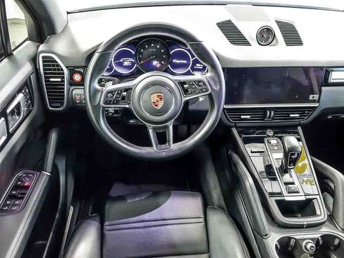 Used 2022 Porsche Cayenne Platinum Edition AWD/4WD image 14