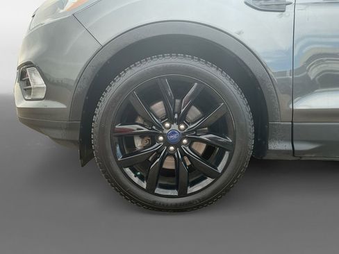 Used 2018 Ford Escape SE w/ SE Sport Appearance Package image 14