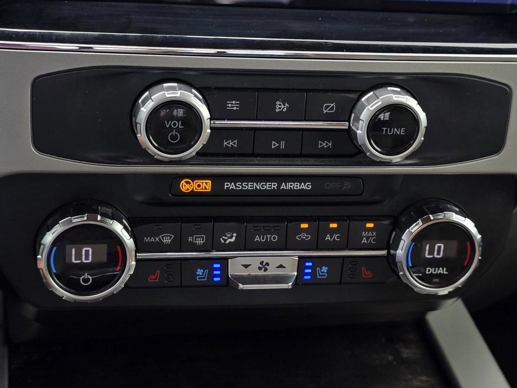 Used 2022 Ford F250 Lariat w/ Tremor Off-Road Package AWD/4WD image 27