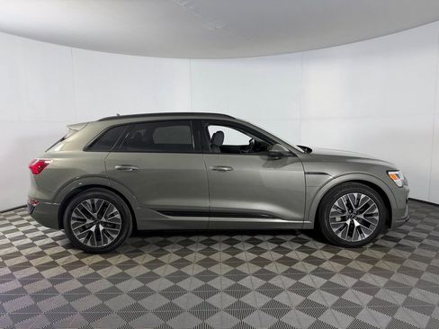 Used 2024 Audi Q8 e-tron Premium Plus w/ Premium Plus Package AWD/4WD image 7