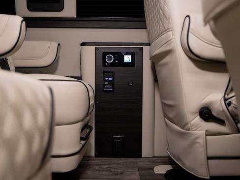 Used 2021 Mercedes-Benz Sprinter 144 Cargo image 77