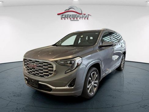 Used 2019 GMC Terrain Denali w/ Advanced Safety Package AWD/4WD image 4