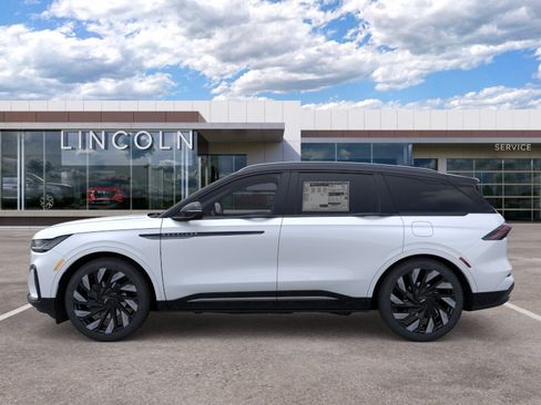 New 2026 Lincoln Nautilus Reserve w/ Jet Appearance Package AWD/4WD image 3