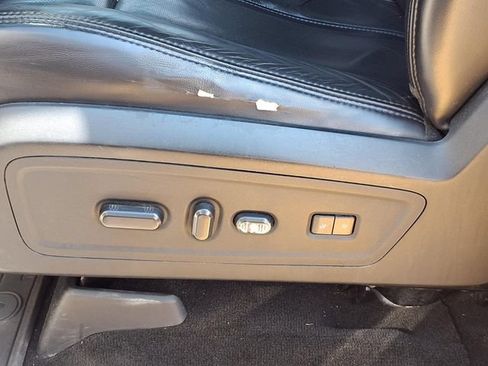 Used 2016 Lincoln Navigator L Select AWD/4WD image 4